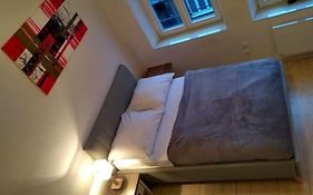 Krakart Apartment